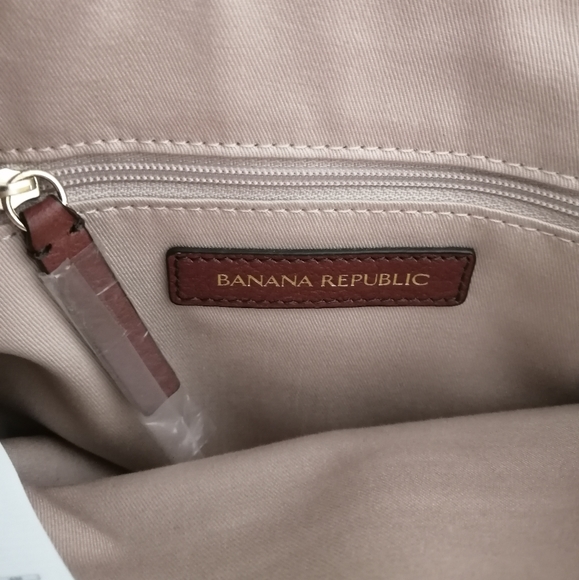 Banana Republic Leather Crossbody Bag - Picture 6 of 9